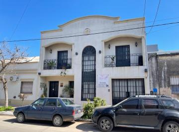Casa · 90m² · 6 Ambientes · 1 Cochera · Casa Multifuncional en 9 de Julio 338, Cañuelas