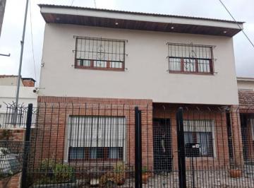 Imagen1 · Venta de Casa 6 Ambientes Con, Patio, Terraza y 2 Cocheras - Toma Permuta