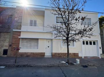 Casa de 5 ambientes, Córdoba · B° Juniors, Dorrego 1623. 5 Ambientes 3 Baños.