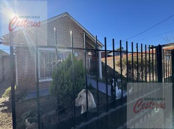 Casa · 300m² · 5 Ambientes · 1 Cochera · Casa en San Vicente 1465, Entre Hipólito Irigoyen y Olavarria