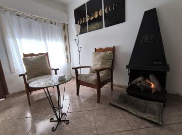 Casa de 3 ambientes, Berazategui · Hermosa Propiedad en Zona Comercial, en Juan Maria Gutierrez
