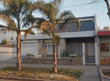 Casa de 6 ambientes, Merlo · Venta, Casa, Chalet, Permuta, Merlo, Padua, Ituzaingo, Ugazio Propiedades.