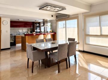 Departamento · 155m² · 3 Ambientes - COSTA-GUARINO PROPIEDADES · Excelente Departamento de 3 Ambientes con Patio con Detalles de Categoría