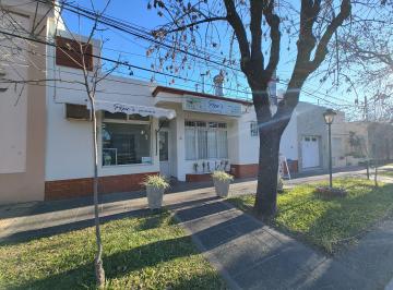 Casa de 7 ambientes, Villa Elisa · Excelente Propiedad - Casa y Local Comercial Zona Céntrica