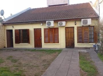 Departamento de 2 ambientes, La Matanza · En Alquiler Dúplex 2 Y1/2 Ambientes, con Cochera y Patio.