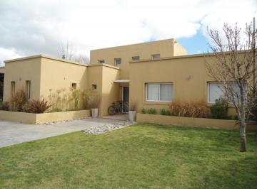 Casa de 5 ambientes, Pilar · Casa en Venta, Lote Central, en Una Planta, saint Matthews
