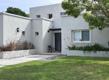 Casa de 5 ambientes, Pilar · Casa en Venta, Lote Central, Una Planta, saint Matthews