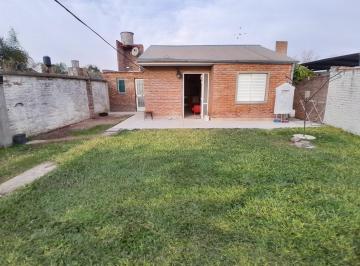 Casa · 100m² · 5 Ambientes · 3 Cocheras · Casa en Barrio Nueva Saanta Fe