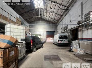 Bodega-Galpón · 3500m² · Depósito en Aqluiler a 900 m de Av San Martin y General Paz