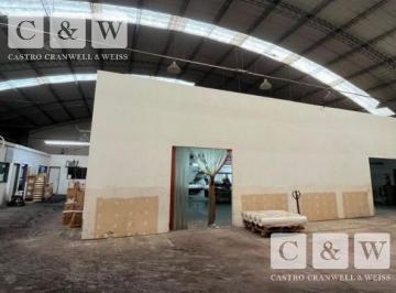Bodega-Galpón · 1900m² · Depósito en Aqluiler a 900 m de Av San Martin y General Paz