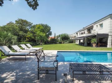 Casa · 585m² · 9 Ambientes · Casa en San Jorge Village