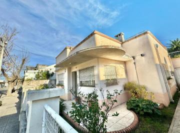 Casa · 385m² · 5 Ambientes · Casa en Sargento Cabral Al 500, Cañuelas