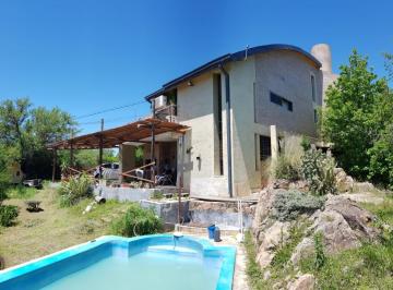 Casa · 153m² · 3 Ambientes · 4 Cocheras · Venta Casa 2 Dorm. en Villa Carlos Paz Apta Credito