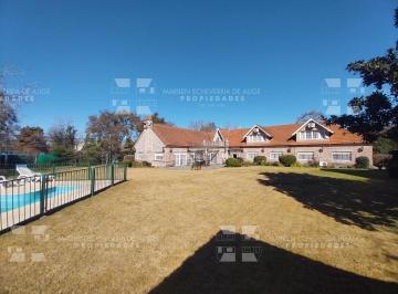 Casa · 691m² · 9 Ambientes · 6 Cocheras · Muy Linda Casa en Venta, Bella Vista