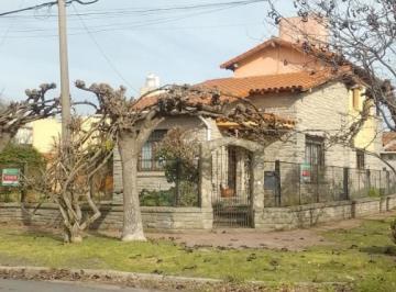 Imagen1 · ¡Escucha Ofertas! Gran Chalet Estilo Marplatense con Dependencia en Colinas de Peralta Ramos, a 20
