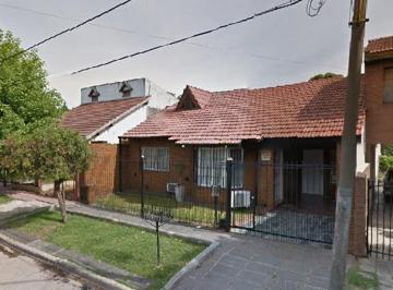 Casa · 160m² · 4 Ambientes · 1 Cochera · Casa Venta Ituzaingo