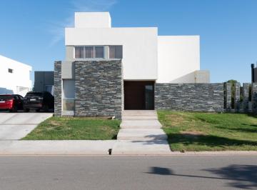 Casa de 10 ambientes, Córdoba · Alquilo Casa Amoblada en La Cascado, Fondo Golf, Dueño Directo