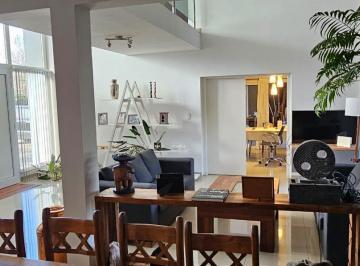 Foto · Casa en B San Isidro - 3 Dorm - Piscina - Permuta