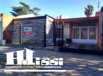 Casa · 176m² · 4 Ambientes · 2 Cocheras · Excelente Estado. Venta Urgente!