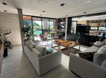 Casa · 183m² · 5 Ambientes · Casa - Arenas del Sur