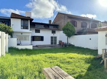 Casa · 176m² · 5 Ambientes · 1 Cochera · Chalet - 5 Ambientes - Parque - Caisamar