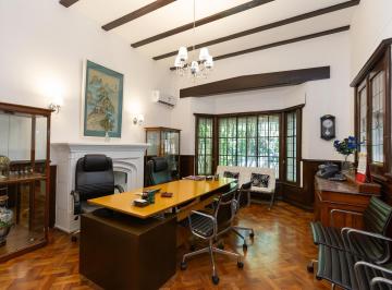 Casa · 329m² · 6 Ambientes · 2 Cocheras · Venta - Casa - 6 Ambientes - Belgrano R - Patio - Cochera - Playroom - Terraza - Belgrano - Suite