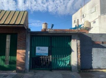 PH de 3 ambientes, Lanús · Apta Credito! Nuevo Precio! PH con Patio