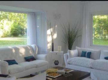 Casa · 280m² · 7 Ambientes · 1 Cochera · Casa Estilo Moderno en Venta en Cardales