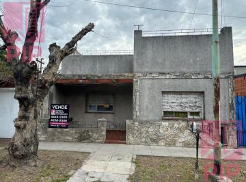Casa · 130m² · 3 Ambientes · 1 Cochera · Casa en Venta en El Palomar