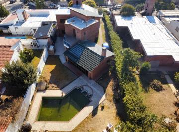 Casa de 7 ambientes, Villa Carlos Paz · Venta: Casa - 4 Dorm. 3 Baños - Pileta - Miguel Muñoz - Villa Carlos Paz