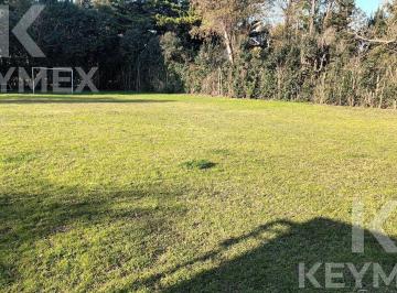 Terreno · 840m² · Terreno en Venta en 139 E/ 420 y 422 - Villa Elisa