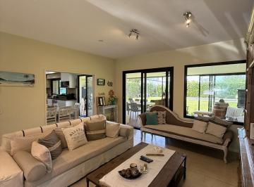 Casa · 250m² · 5 Ambientes · 2 Cocheras · Venta - Casa 5 Ambientes, Jardín, Pileta - La Comarca, Tigre