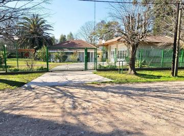 Casa · 317m² · 4 Ambientes · 4 Cocheras · Venta o Permuta de Casa Quinta en Florencio Varela