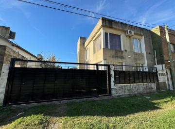 Casa · 100m² · 3 Ambientes · 1 Cochera · Casa en Venta en Calle 22 Entre 105 y 107