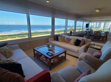 Departamento · 165m² · 5 Ambientes · 1 Cochera · Departamento en Alquiler Frente a Playa Brava en Punta del Este - Tm