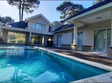 Casa de 5 ambientes, Pinamar · Casa de 5 Ambientes en Venta en Pinamar