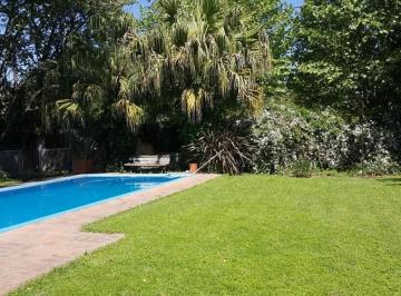 Quinta vacacional · 140m² · 2 Ambientes · 1 Cochera · Venta Quinta Tortuguitas