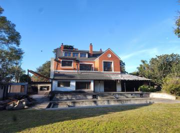 Casa de 15 ambientes, San Isidro · Excelente Inmueble Residencial, Ubicacion Privilegiada