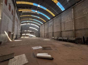 Bodega-Galpón · 745m² · Galpón - Depósito de 744 m² en Lanús Oeste - Venta - Alquiler