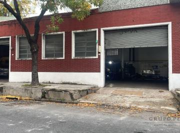 Bodega-Galpón · 330m² · Galpon - Local de 330 m². / Taller de Uso Comercial en Barracas - Venta
