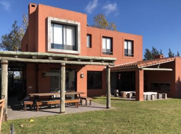 Casa de 7 ambientes, San Fernando · Excelente Casa en Venta Barrio Privado 5 Dorm.