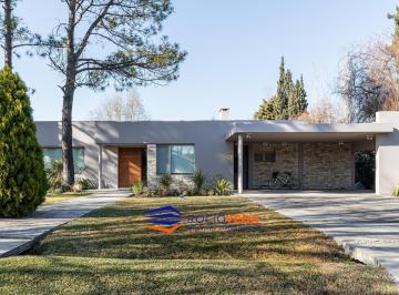 Casa · 400m² · 4 Ambientes · 2 Cocheras · Casa en Venta en Country San Diego Moreno