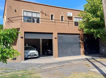 Local comercial · 200m² · 4 Dormitorios · Venta en Bloque Local Comercial Mas 4 Departamentos Sobre Importante Av