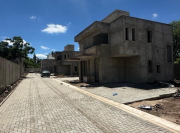 Casa · 75m² · 4 Ambientes · 2 Cocheras · Excelente Duplex en Housing 8c 2 Dorm.