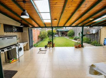 KNK-KNK-4525_2 · Excelente Casa Tipo Chalet 5 Ambientes Escucha Ofertas
