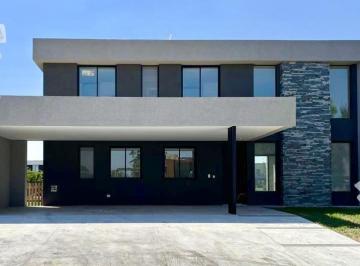Casa · 245ha · 6 Ambientes · Casa en Venta en San Matias, Escobar, G. B. a. Zona Norte