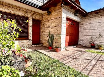 Casa de 4 ambientes, Rosario · Casa 3 Dorm.