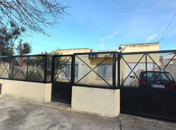Casa · 130m² · 4 Ambientes · 2 Cocheras · Casa 4 Amb C/garage, Fondo Libre y Depto/quincho en Fdo!