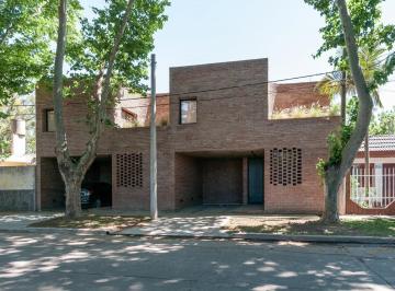 Casa · 115m² · 5 Ambientes · 1 Cochera · Casa en Venta Duplex en Granadero Baigorria
