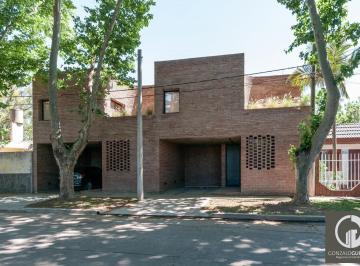Casa · 115m² · 5 Ambientes · 1 Cochera · Casa en Venta Duplex en Granadero Baigorria